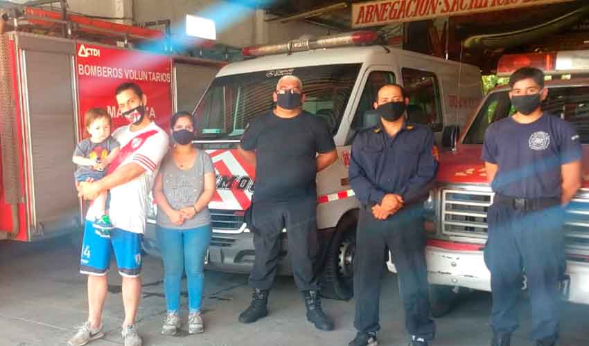 Bomberos Voluntarios de Matanza salvan a un niño