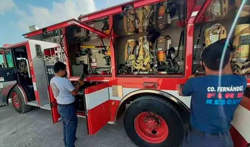 Bomberos buscan recursos para reparar sus vehículos