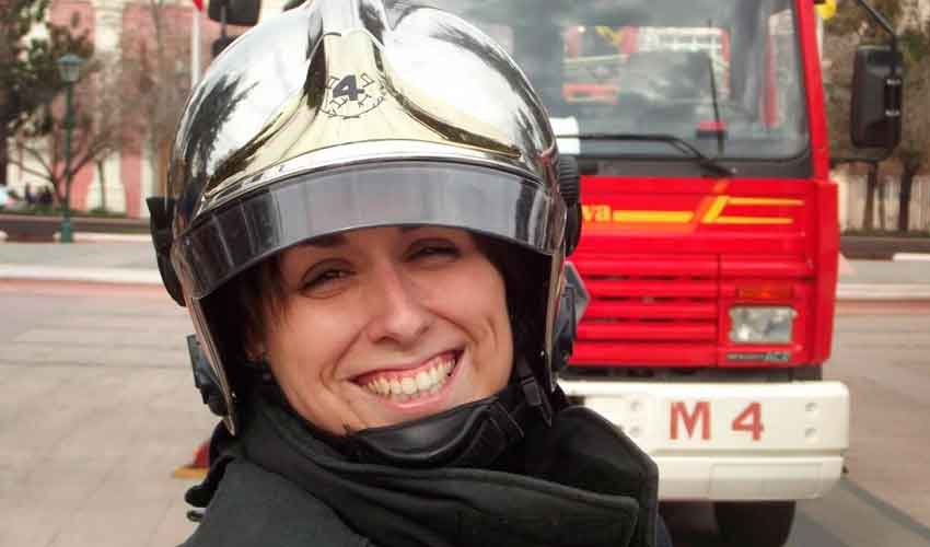 Por primera vez una mujer es electa como oficial general de Bomberos