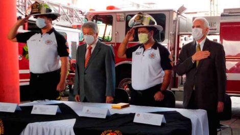 Bomberos Voluntarios reciben unidad contra incendios