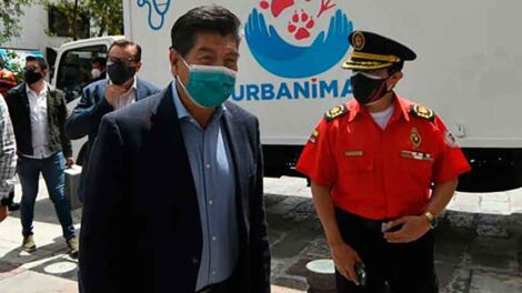 Bomberos de Quito donó un camión para el programa de esterilización animal