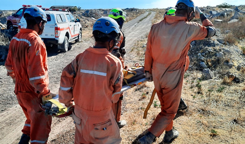 Bomberos de Puerto Madryn se capacitaron en derrumbes