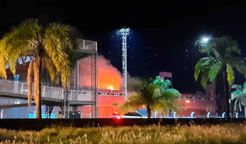 Gran Incendio en el autódromo de Termas de Río Hondo