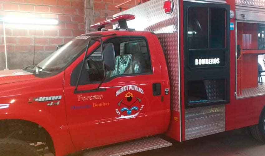 Bomberos de Facundo Quiroga presentaron una nueva unidad