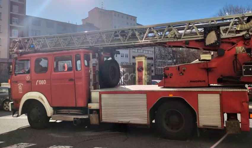 Bomberos de Ferrol se quedan sin camión escalera