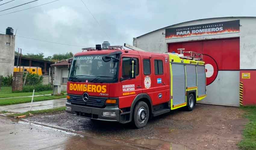 Bomberos Voluntarios Mariano Acosta con nuevo autobomba