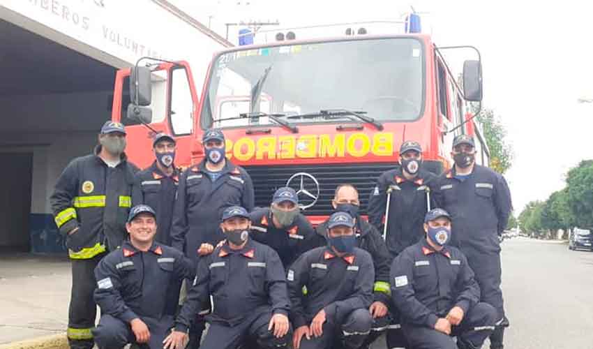 Bomberos de San Francisco de Bellocq recibieron nueva autobomba