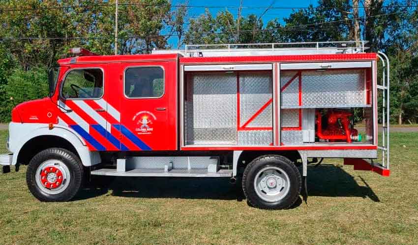 Bomberos Voluntarios Colonia Seré renovó autobomba