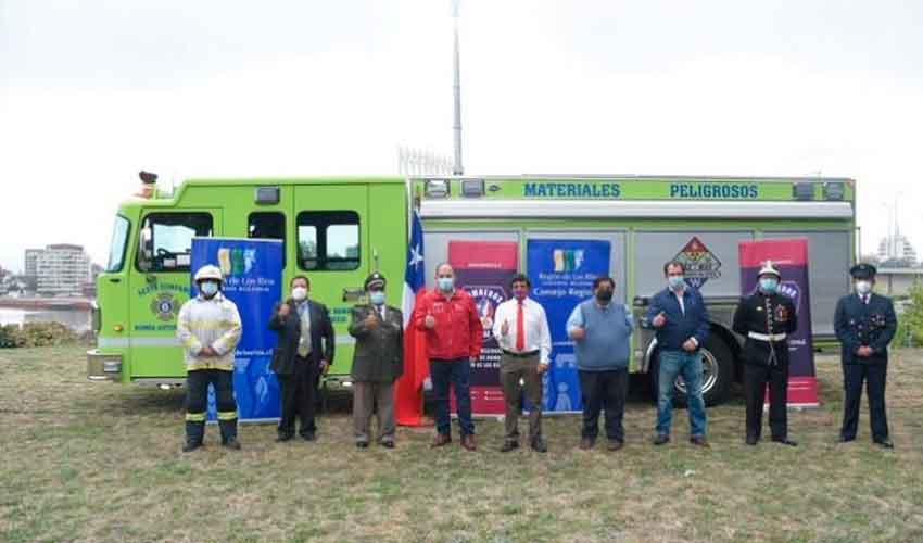 Bomberos de Valdivia recibieron oficialmente nuevo carro