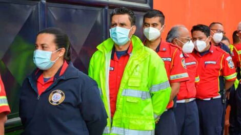 COVID-19: Ministerio de Salud vacuna a bomberos municipales