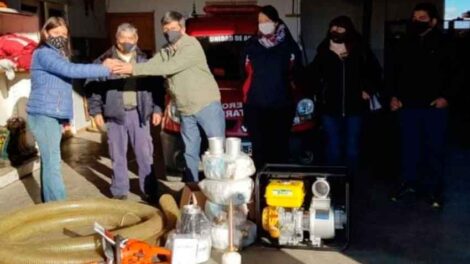 Entrega de equipamiento a Bomberos de Cholila