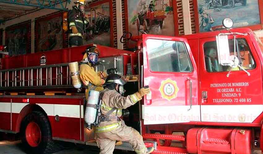 Vehículos donados a bomberos terminan desvalijados