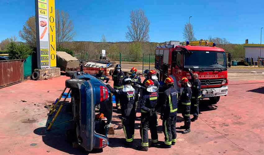 Los bomberos actualizan las técnicas de excarcelación