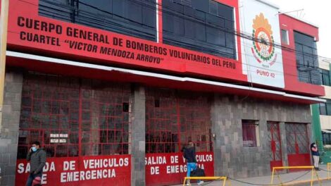 Proceso de vacunación a los miembros del Cuerpo de Bomberos