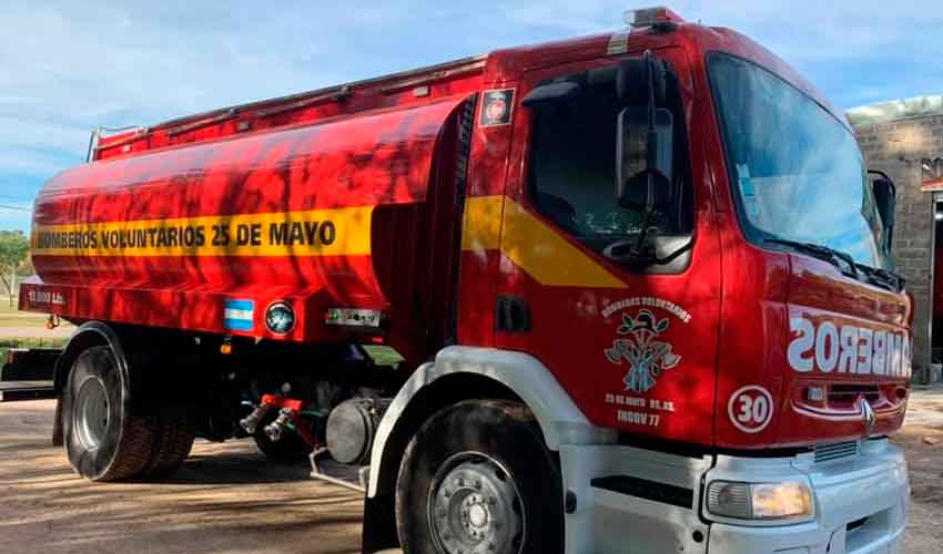 Bomberos Voluntarios de 25 de Mayo con nuevo cisterna