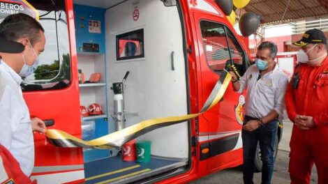 Entregan ambulancia a Bomberos Voluntarios de Barrancabermeja