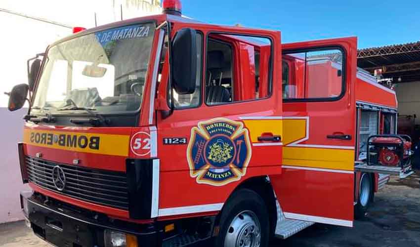 Bomberos Voluntarios de La Matanza con nuevo autobomba