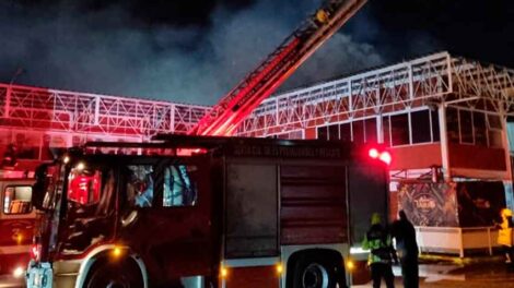 Incendio amenazó con propagarse a terminal de buses