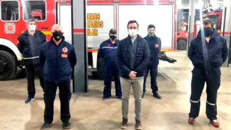 Pilar es el primer municipio del país en vacunar a todos sus bomberos