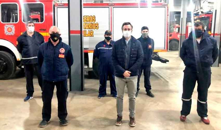 Pilar es el primer municipio del país en vacunar a todos sus bomberos