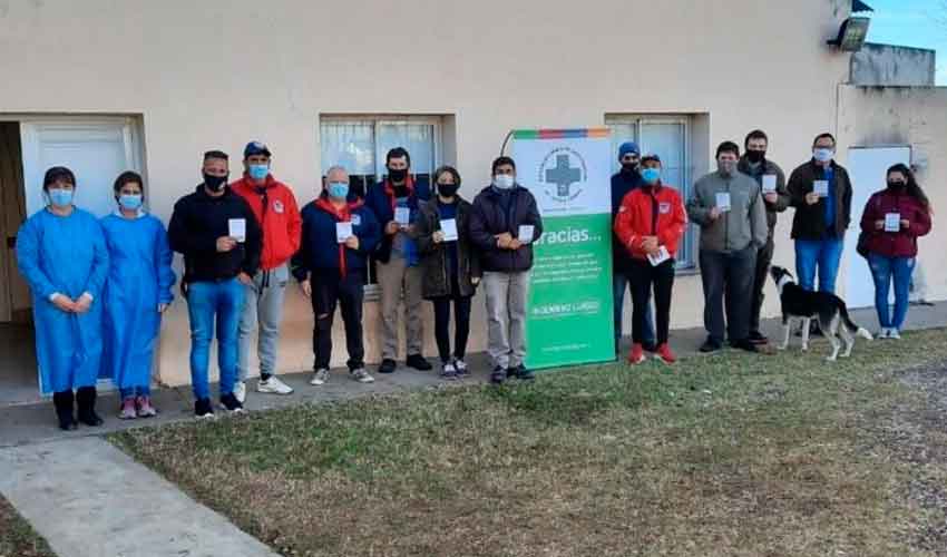 Vacunaron a todos los Bomberos Voluntarios de Ingeniero Luiggi