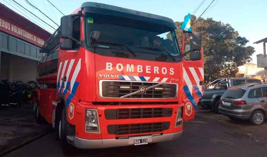 Bomberos de Garín presentaron dos nuevos móviles