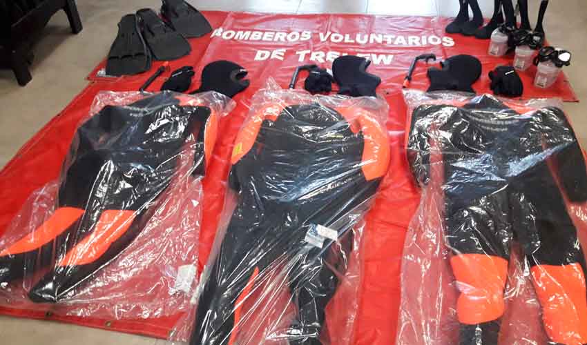 Bomberos incorporaron equipos de buceo para el rescate acuático