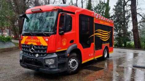 Bomberos de Valdivia recibe nuevo carro bomba