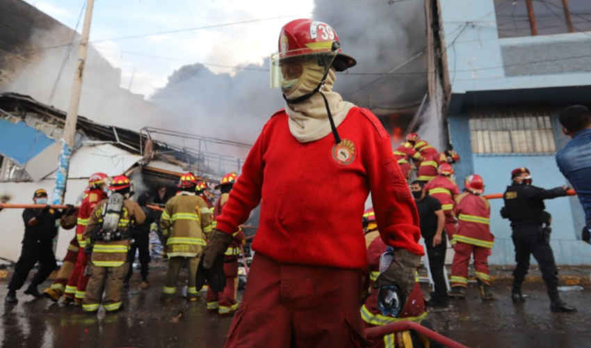 Bomberos voluntarios tendrán una pensión mensual y vitalicia