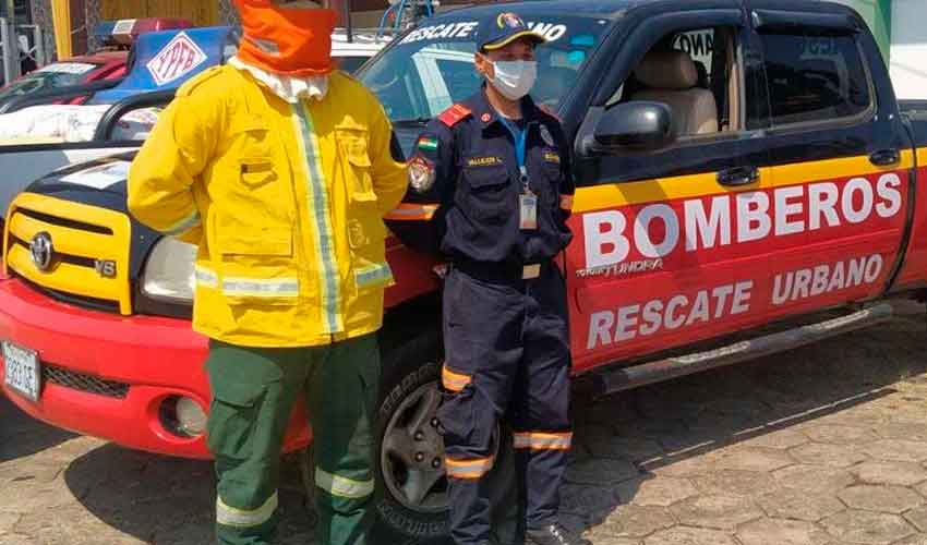Bomberos de Rescate Urbano reciben un vehículo dotado por el Gobierno