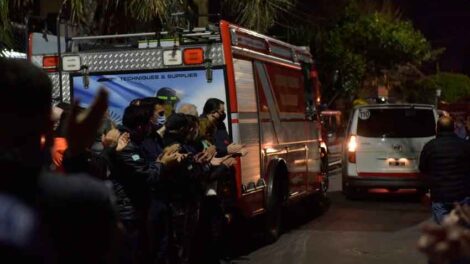 Ultimo adiós a los tres bomberos voluntarios que murieron en el incendio de Caseros