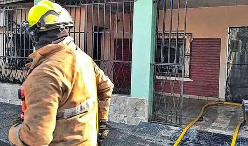 Bomberos de Concordia salvan a una anciana de las llamas