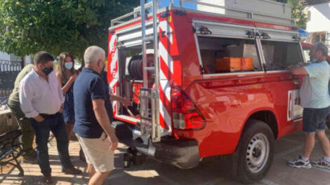 Larva ya dispone de un nuevo vehículo de bomberos