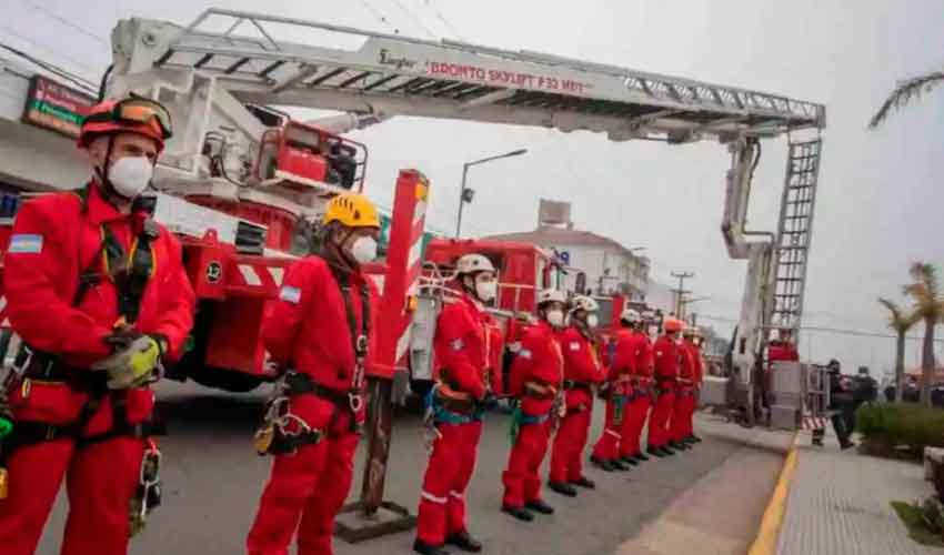 Bomberos de Mar de Ajó presentaron dos nuevos móviles