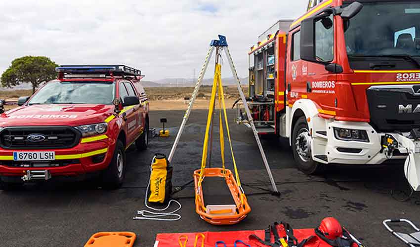 La Oliva pone en funcionamiento un nuevo y moderno camión de bomberos