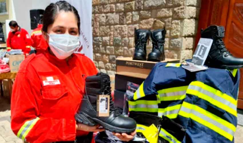 Compañía de bomberos realiza colecta para adquirir equipos especiales