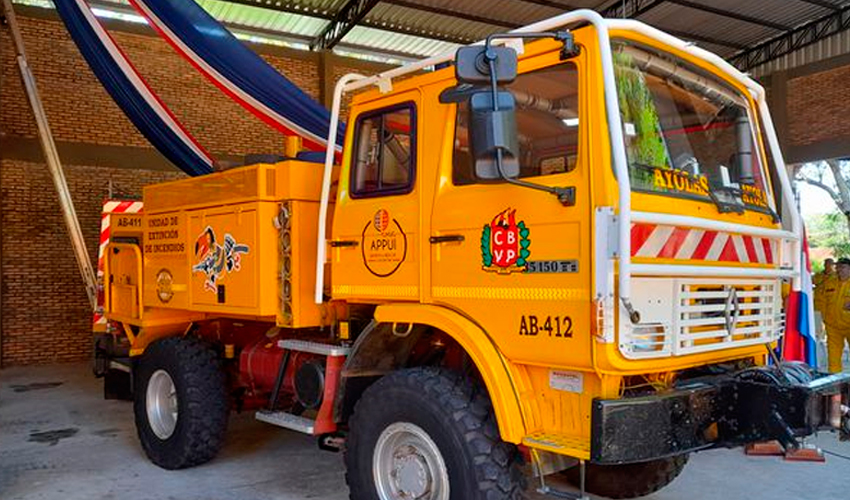 Bomberos voluntarios de Ayolas reciben nuevo camión