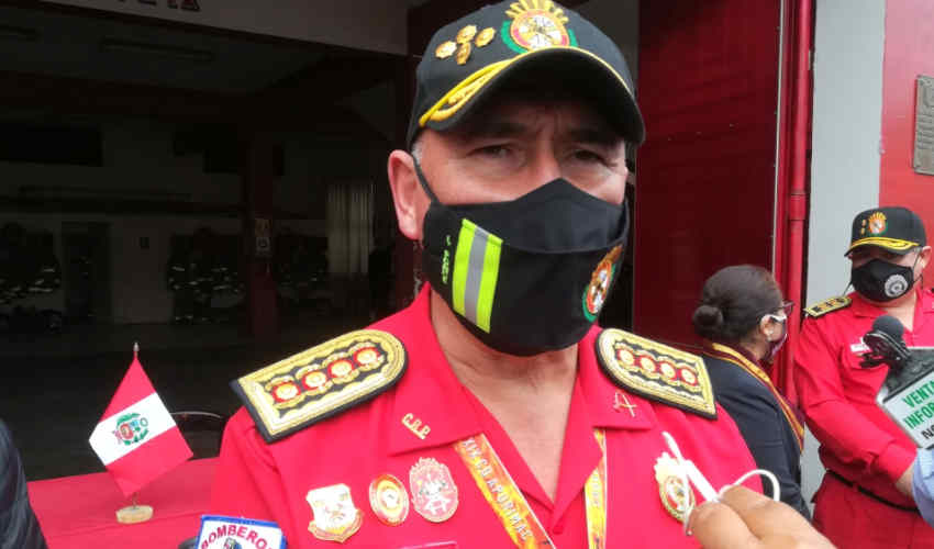 Bomberos de Mollendo recibirían nuevos uniformes a fin de año