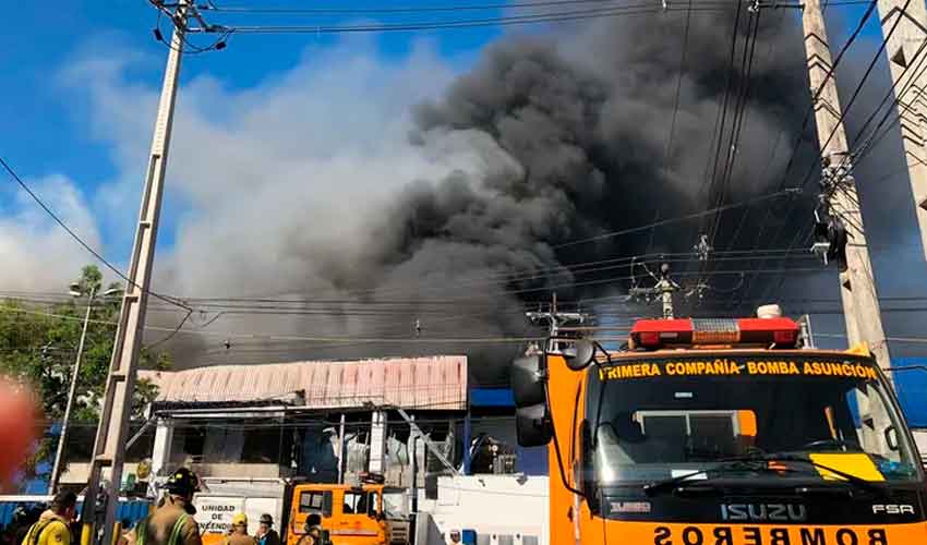 Tres bomberos se descompensaron por intensos trabajos en frigorífico