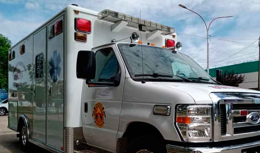 Bomberos Voluntarios de Oberá recibieron una nueva ambulancia traída de EE.UU