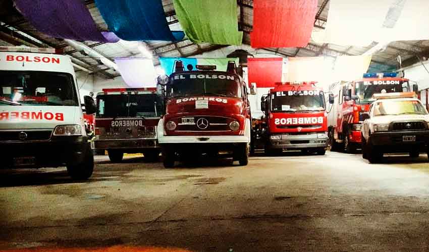 Manifestantes atacaron con piedras un camión de bombero