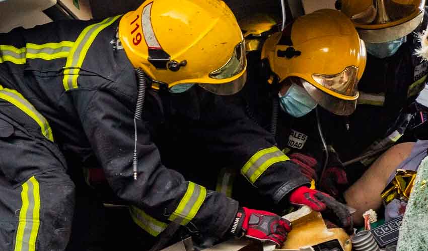 Millonaria inversión para renovar equipación de bomberos