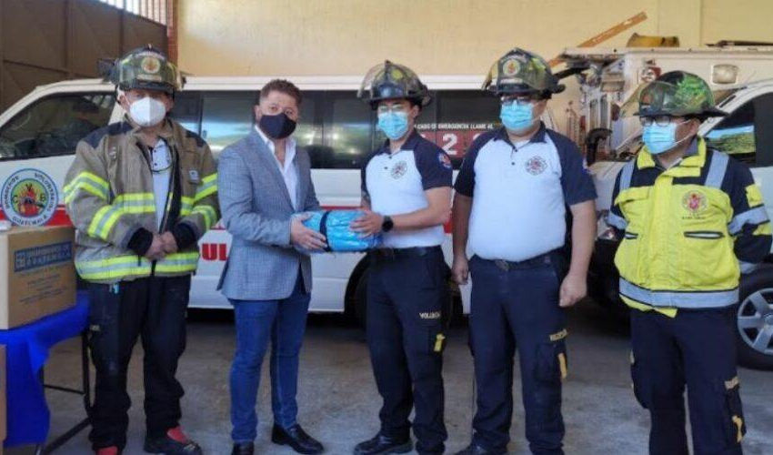 Bomberos Voluntarios recibieron donativo de uniformes e insumos