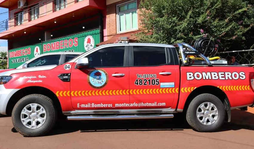 Bomberos voluntarios recibieron equipamientos