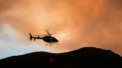 Cayó un helicóptero que combatía el fuego en Neuquén