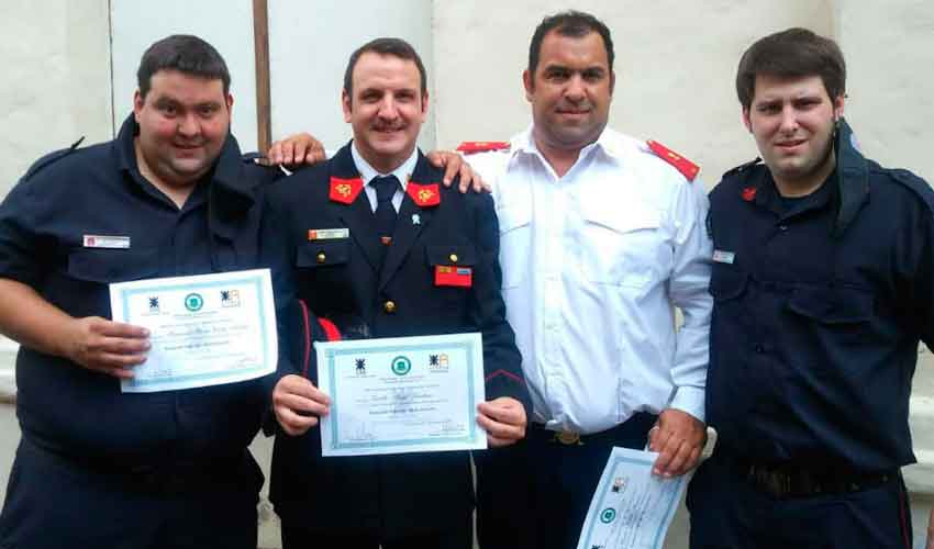 Bomberos Voluntarios de Olavarría suma instructores a sus filas