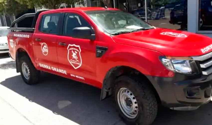 Bomberos recuperó una camioneta que estaba fuera de servicios