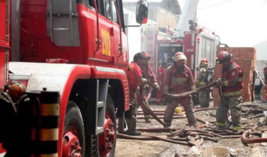 Bomberos de Barranco realizan rifa solidaria para traer equipos