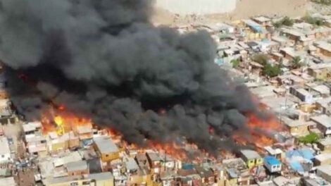 Incendio en Iquique deja mas de 30 viviendas consumidas por el fuego