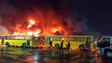 San Miguel: un incendio consumió 20 colectivos